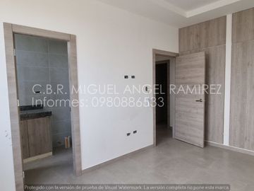 ¡Vendo Departamento 2D en Urbanización San Sebastián, frente al C.C. ¡El Dorado!