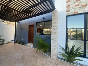 Casa de 2 pisos en venta en Residencial Altabrisa