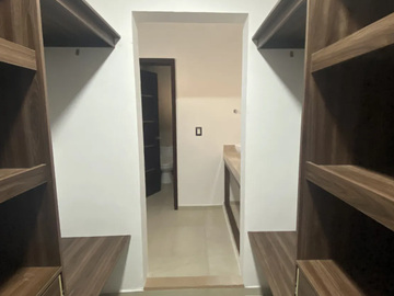 Casa de 2 pisos en venta en Residencial Altabrisa