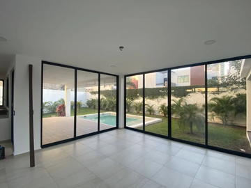Casa de 2 pisos en venta en Residencial Altabrisa