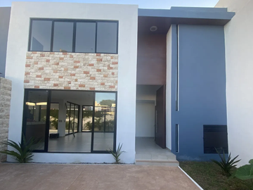 Casa de 2 pisos en venta en Residencial Altabrisa