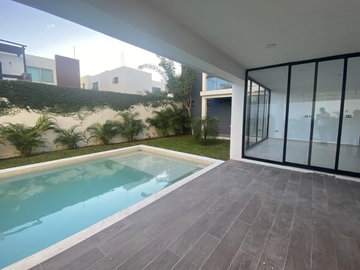 Casa de 2 pisos en venta en Residencial Altabrisa