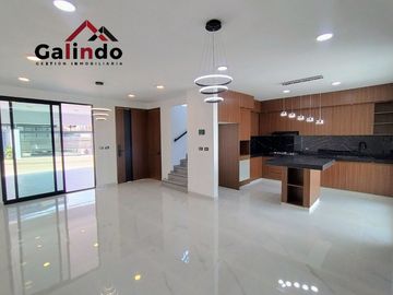 PRE VENTA DE AMPLIA CASA CON ACABADOS DE LUJO ZONA RESIDENCIAL LAS ANIMAS