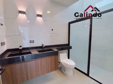 PRE VENTA DE AMPLIA CASA CON ACABADOS DE LUJO ZONA RESIDENCIAL LAS ANIMAS