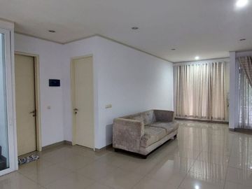 Dijual Rumah Strategis di Cilandak