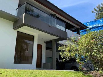 4BR HOUSE & LOT; AYALA SOUTHVALE SONERA - BACOOR CAVITE - FOR SALE