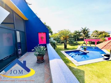 HERMOSA RESIDENCIA EN YAUTEPEC MORELOS