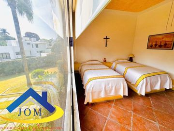 HERMOSA RESIDENCIA EN YAUTEPEC MORELOS