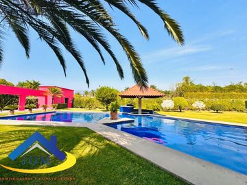 HERMOSA RESIDENCIA EN YAUTEPEC MORELOS