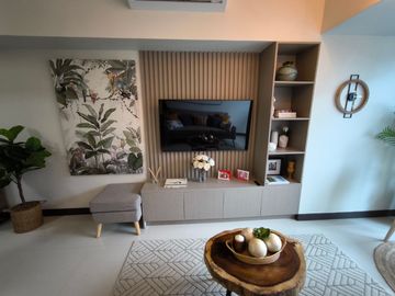 2BR condo at Uptown Parksuites Tower 1 - High floor unit with city view