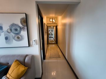 2BR condo at Uptown Parksuites Tower 1 - High floor unit with city view
