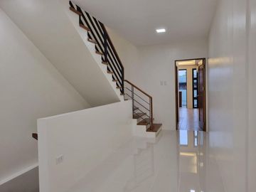 DG - FOR SALE: 3-Bedroom Townhouse / Duplex in Cubao, Quezon City