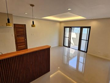 MELO - FOR SALE: 4-Bedroom Single-Family House in Citadella Executive Village , Las Piñas