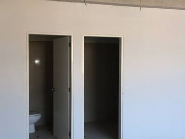 EXCELENTE OFICINA EN VENTA - OFICINA CON ESTACIONAMIENTO