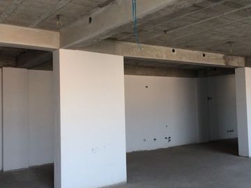 EXCELENTE OFICINA EN VENTA - OFICINA CON ESTACIONAMIENTO