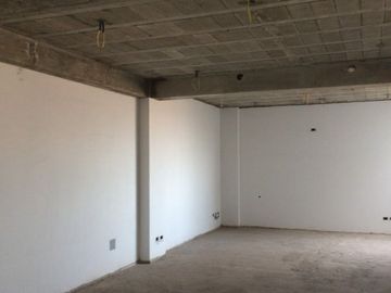 EXCELENTE OFICINA EN VENTA - OFICINA CON ESTACIONAMIENTO