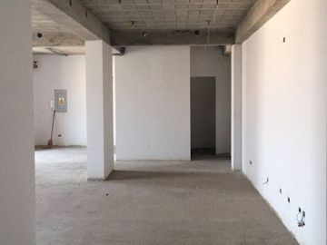EXCELENTE OFICINA EN VENTA - OFICINA CON ESTACIONAMIENTO