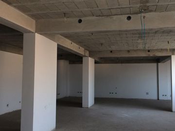 EXCELENTE OFICINA EN VENTA - OFICINA CON ESTACIONAMIENTO