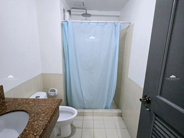 FIRE SALE BELOW ZONLA VALUE FOR SALE 2BR CONDO ROYAL PALM RESIDENCES TAGUIG