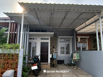 For sale : beautiful modern minimalist house, strategic location in Pancoran Mas, Depok. P3.020.02.25/FRS