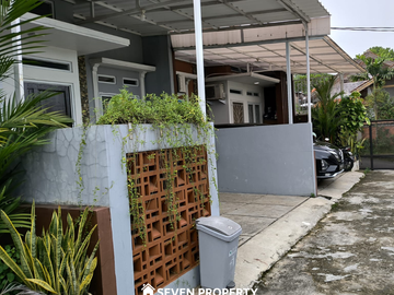 For sale : beautiful modern minimalist house, strategic location in Pancoran Mas, Depok. P3.020.02.25/FRS