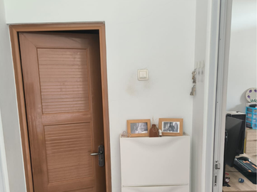 For sale : beautiful modern minimalist house, strategic location in Pancoran Mas, Depok. P3.020.02.25/FRS
