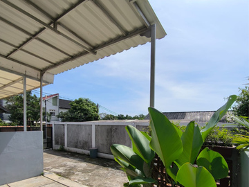 For sale : beautiful modern minimalist house, strategic location in Pancoran Mas, Depok. P3.020.02.25/FRS