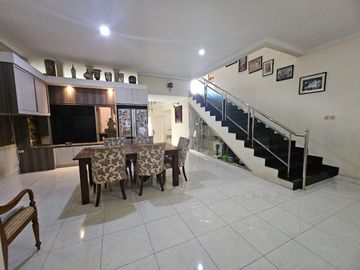 DI JUAL RUMAH  PERUMAHAN VILA DELIMA LEBAK BULUS CILANDAK JAKARTA SELATAN