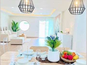 Newly A 2 - Storey Renovated townhouse 2 Bed, 3 Bath 22  SQW. @ Sukhumvit 63, Central Pattaya