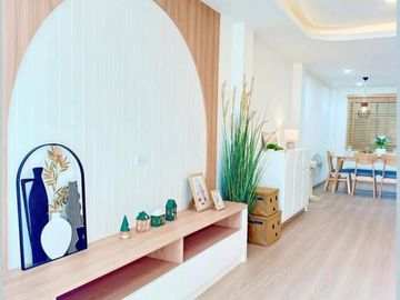 Newly A 2 - Storey Renovated townhouse 2 Bed, 3 Bath 22  SQW. @ Sukhumvit 63, Central Pattaya