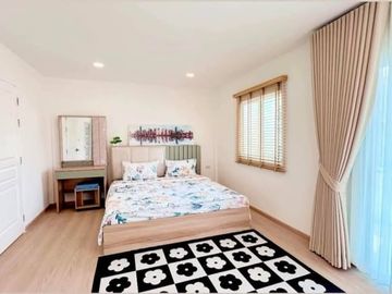 Newly A 2 - Storey Renovated townhouse 2 Bed, 3 Bath 22  SQW. @ Sukhumvit 63, Central Pattaya