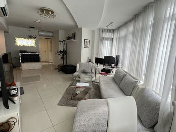 Rush Sale 2 Bedroom in Arya Residences BGC