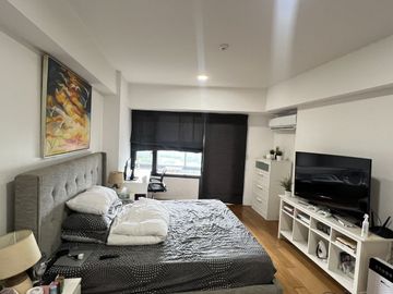Rush Sale 2 Bedroom in Arya Residences BGC