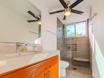 Condo de 3 habitaciones en Tulum con espectacular piscina. ¡Precio reducido!