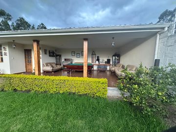 ESPECTACULAR CASA EN CHUQUIPATA