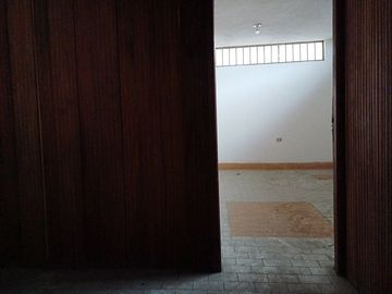 SE VENDE EDIFICIO /ARRIENDO/ANTICRESIS, 5 PLANTAS + PENTHOUSE, LA CONCORDIA - SANTO DOMINGO - ECUADOR