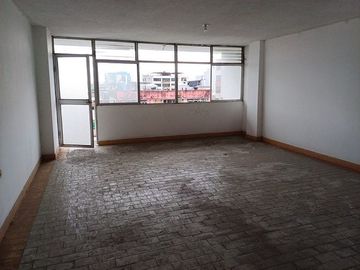 SE VENDE EDIFICIO /ARRIENDO/ANTICRESIS, 5 PLANTAS + PENTHOUSE, LA CONCORDIA - SANTO DOMINGO - ECUADOR
