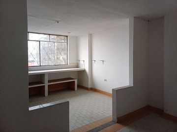 SE VENDE EDIFICIO /ARRIENDO/ANTICRESIS, 5 PLANTAS + PENTHOUSE, LA CONCORDIA - SANTO DOMINGO - ECUADOR
