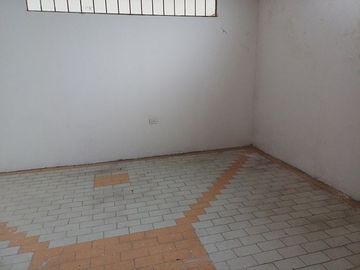 SE VENDE EDIFICIO /ARRIENDO/ANTICRESIS, 5 PLANTAS + PENTHOUSE, LA CONCORDIA - SANTO DOMINGO - ECUADOR