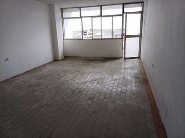 SE VENDE EDIFICIO /ARRIENDO/ANTICRESIS, 5 PLANTAS + PENTHOUSE, LA CONCORDIA - SANTO DOMINGO - ECUADOR
