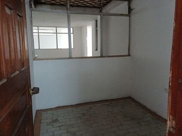 SE VENDE EDIFICIO /ARRIENDO/ANTICRESIS, 5 PLANTAS + PENTHOUSE, LA CONCORDIA - SANTO DOMINGO - ECUADOR