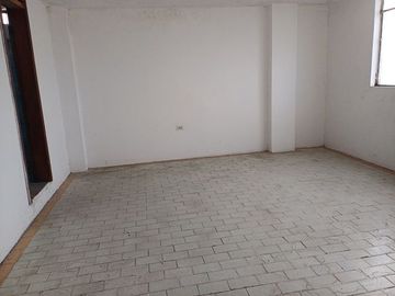 SE VENDE EDIFICIO /ARRIENDO/ANTICRESIS, 5 PLANTAS + PENTHOUSE, LA CONCORDIA - SANTO DOMINGO - ECUADOR