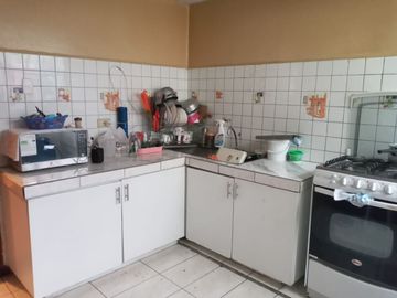 Vendo casa independiente en el sur de Quito Sector residencial , amplios espacios.