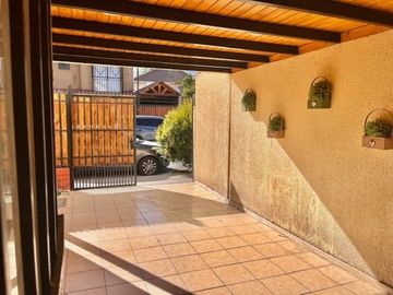 Venta Casa ampliada Modelo Quillay en Portales de Santa Ana, Maipú.