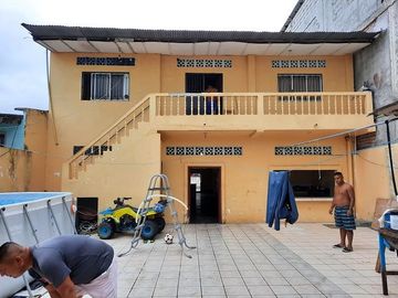 SE VENDE CASA FRENTE A LA PLAYA (HOTEL ANTIGUO) ATACAMES – ESMERALDAS - ECUADOR