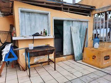 SE VENDE CASA FRENTE A LA PLAYA (HOTEL ANTIGUO) ATACAMES – ESMERALDAS - ECUADOR