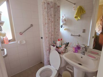 Se Vende Amplia Casa En Cond.borde Andino, Peñalolen