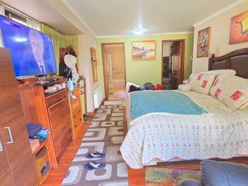 Se Vende Amplia Casa En Cond.borde Andino, Peñalolen