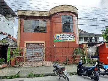SE VENDE CASA (OFICINA o BODEGA) DE 2 PLANTAS 252 M2. DE CONSTRUCCIÓN, QUININDE – ESMERALDAS - ECUADOR