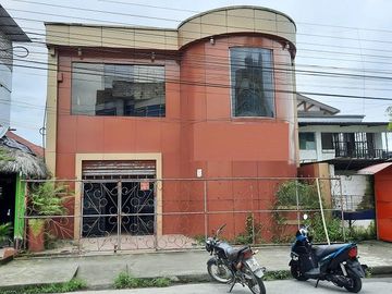 SE VENDE CASA (OFICINA o BODEGA) DE 2 PLANTAS 252 M2. DE CONSTRUCCIÓN, QUININDE – ESMERALDAS - ECUADOR